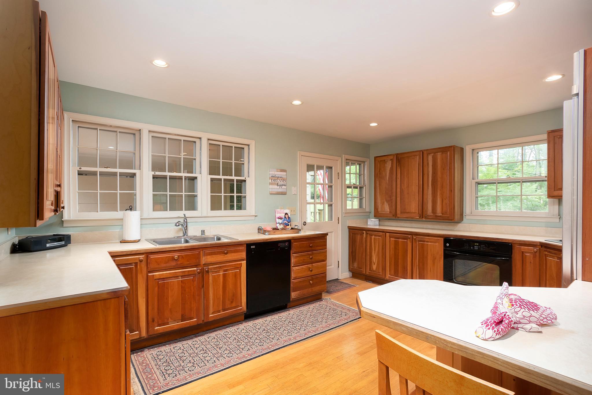 1628 Winchester Road Annapolis, MD 21409 - Photo 9 of 37 Kitchen w/Hardwoods