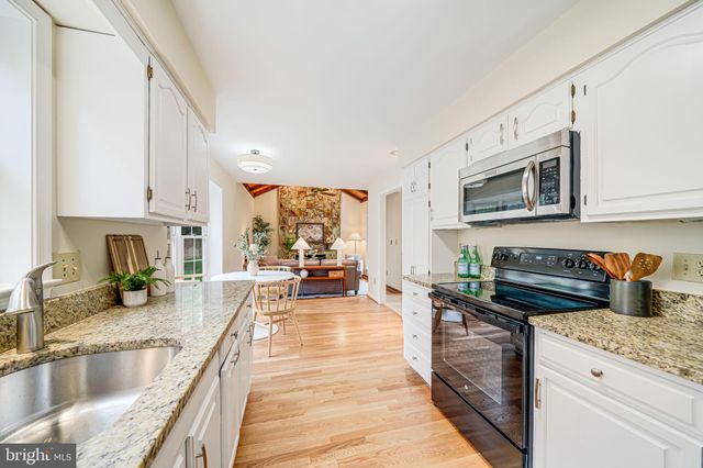 $935,000 | 10836 Brewer House Road, Rockville, MD 20852