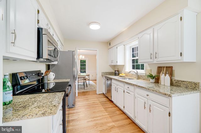 $935,000 | 10836 Brewer House Road, Rockville, MD 20852