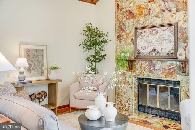 $935,000 | 10836 Brewer House Road, Rockville, MD 20852