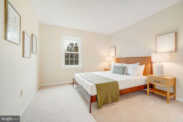 $935,000 | 10836 Brewer House Road, Rockville, MD 20852