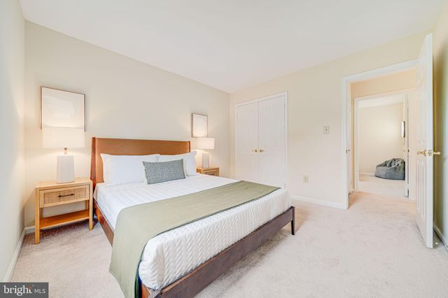 $935,000 | 10836 Brewer House Road, Rockville, MD 20852