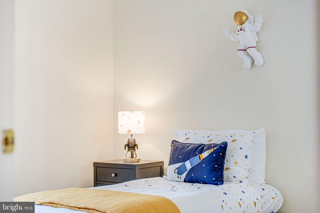 $935,000 | 10836 Brewer House Road, Rockville, MD 20852