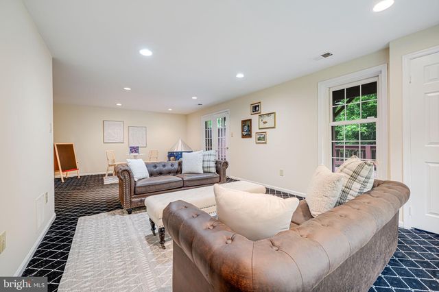 $935,000 | 10836 Brewer House Road, Rockville, MD 20852