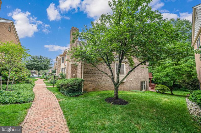 $935,000 | 10836 Brewer House Road, Rockville, MD 20852