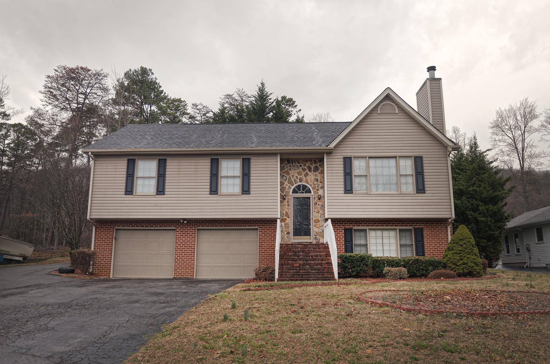 5972 Buckland Mill Road Roanoke, VA 24019 - Photo 1 of 24 Main Front