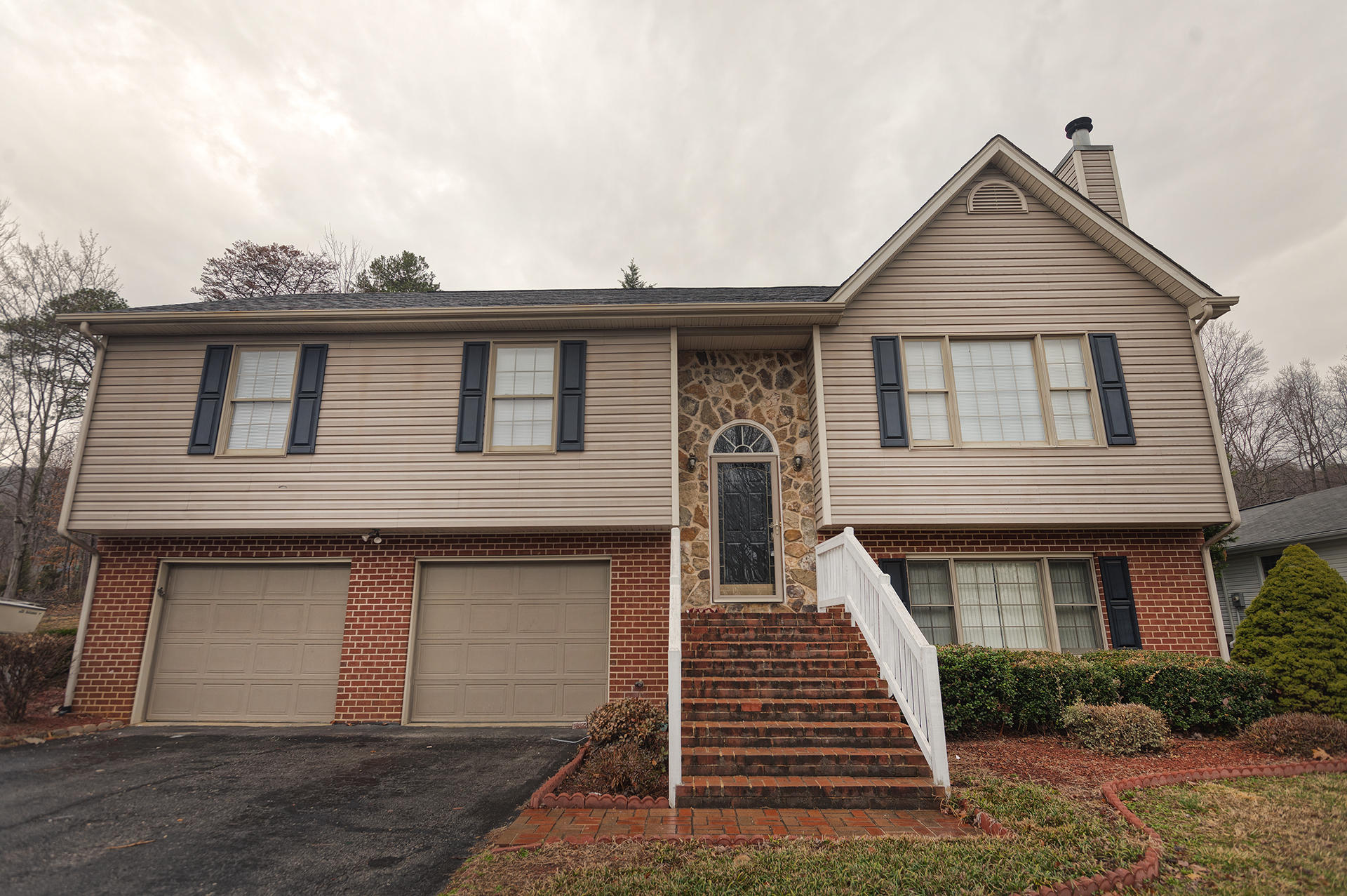 5972 Buckland Mill Road Roanoke, VA 24019 - Photo 2 of 24 Front