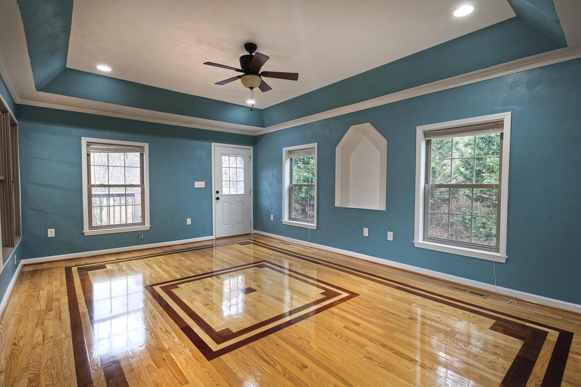 5972 Buckland Mill Road Roanoke, VA 24019 - Photo 10 of 24 Large Sun Room