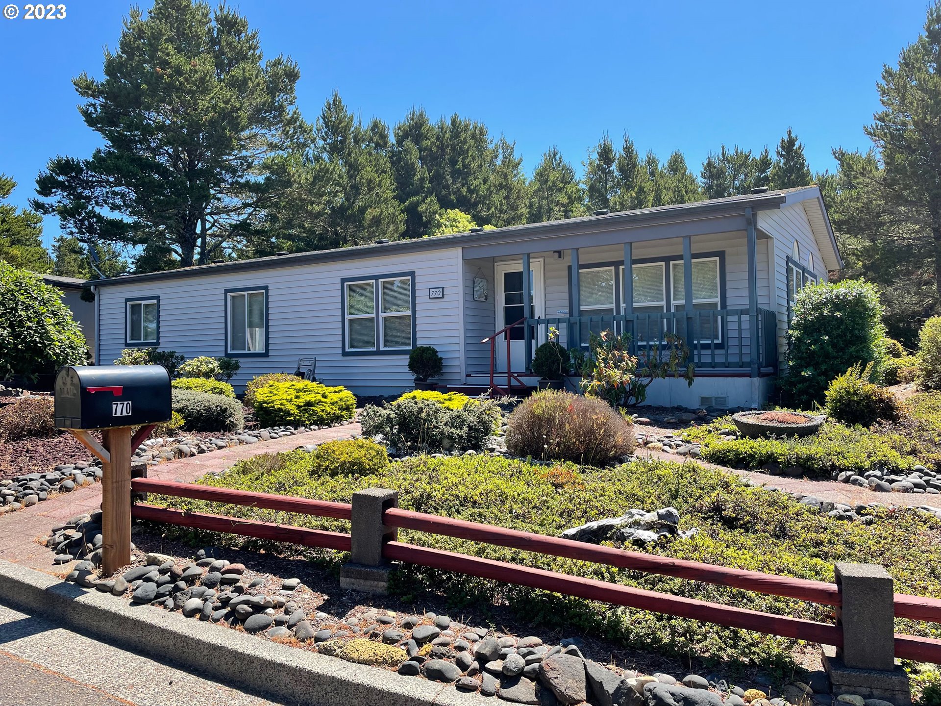770 Wecoma Loop Florence, OR 97439 - Photo 1 of 46 Gallery Image 1