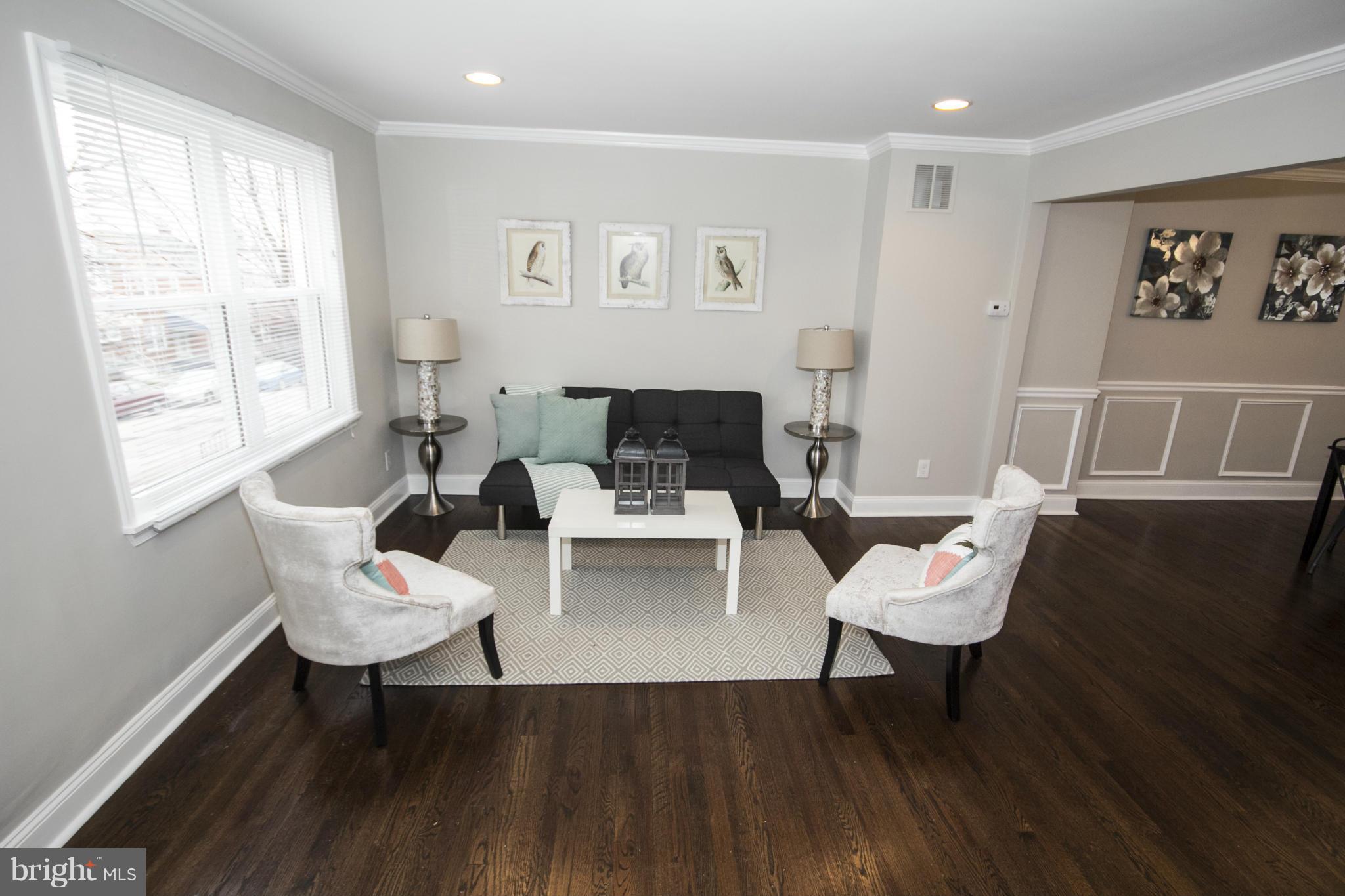 3824 Elkader Road Baltimore, MD 21218 - Photo 4 of 29 Living Room