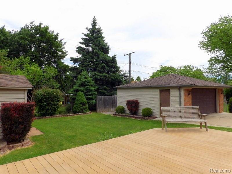 15418 Champaign Road Allen Park, MI 48101 - Photo 6 of 37