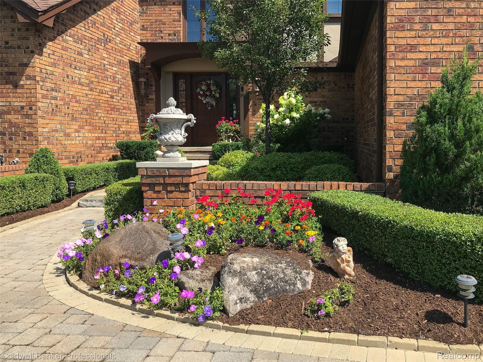 3324 Kenwood Drive Rochester, MI 48309 - Photo 10 of 41 IMG_7358.jpg