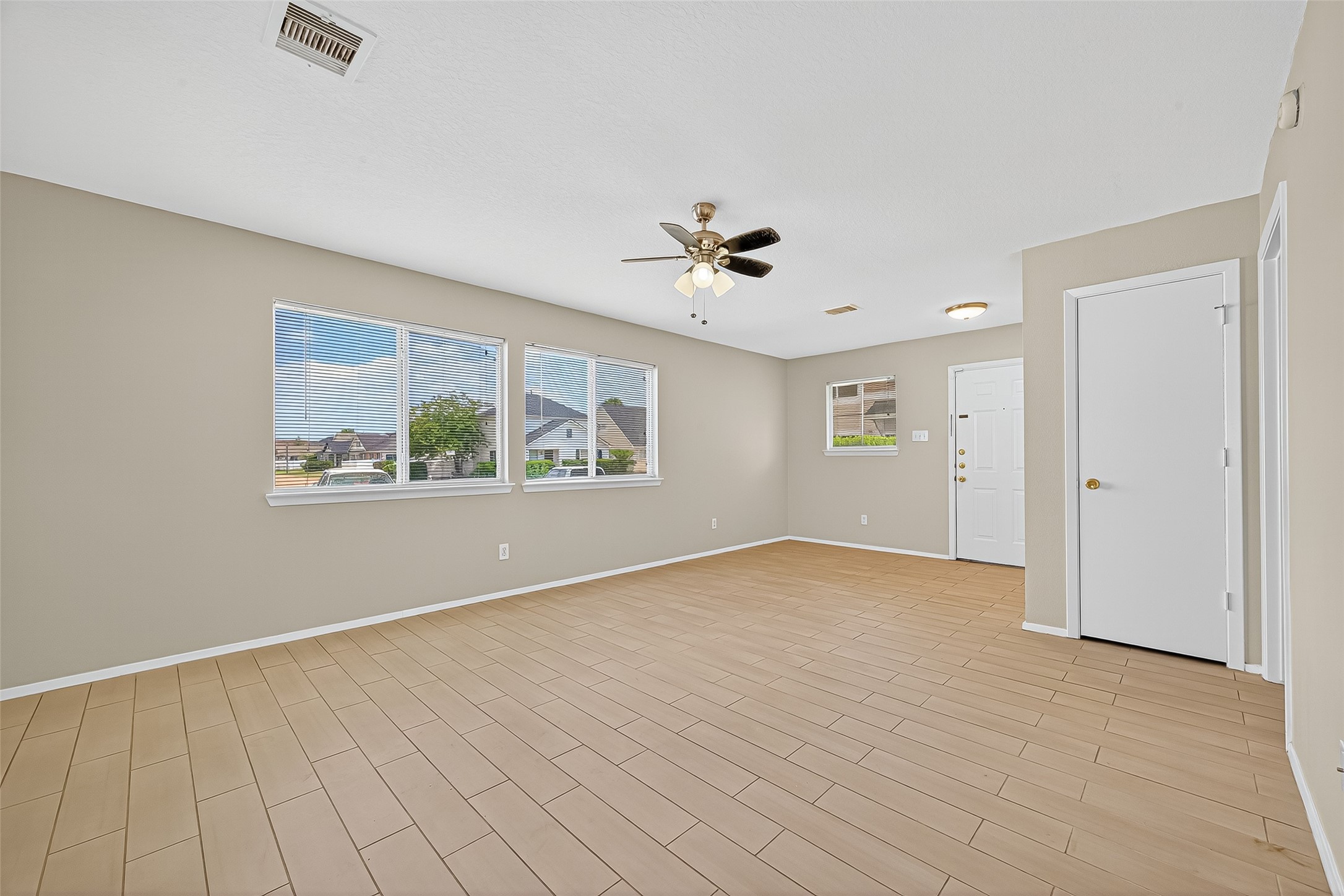 6343 Settlers Square Lane Katy, TX 77449 - Photo 11 of 41 a view of an empty room with a window