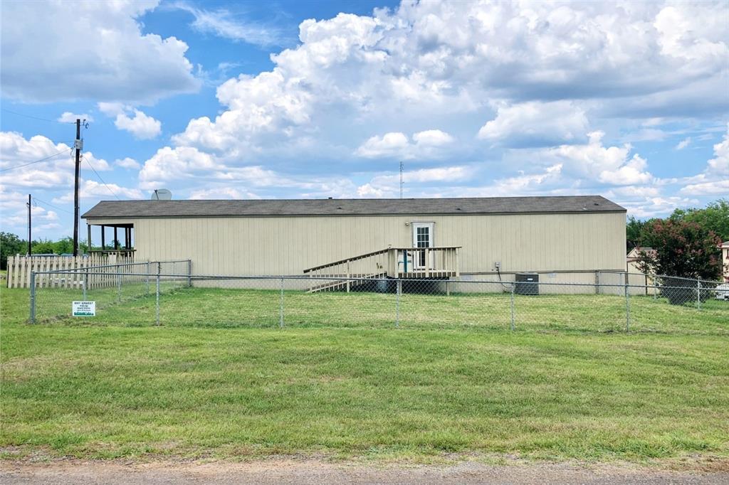 112 Rising Star Quitman, TX 75783 - Photo 3 of 39 a view of a terrace