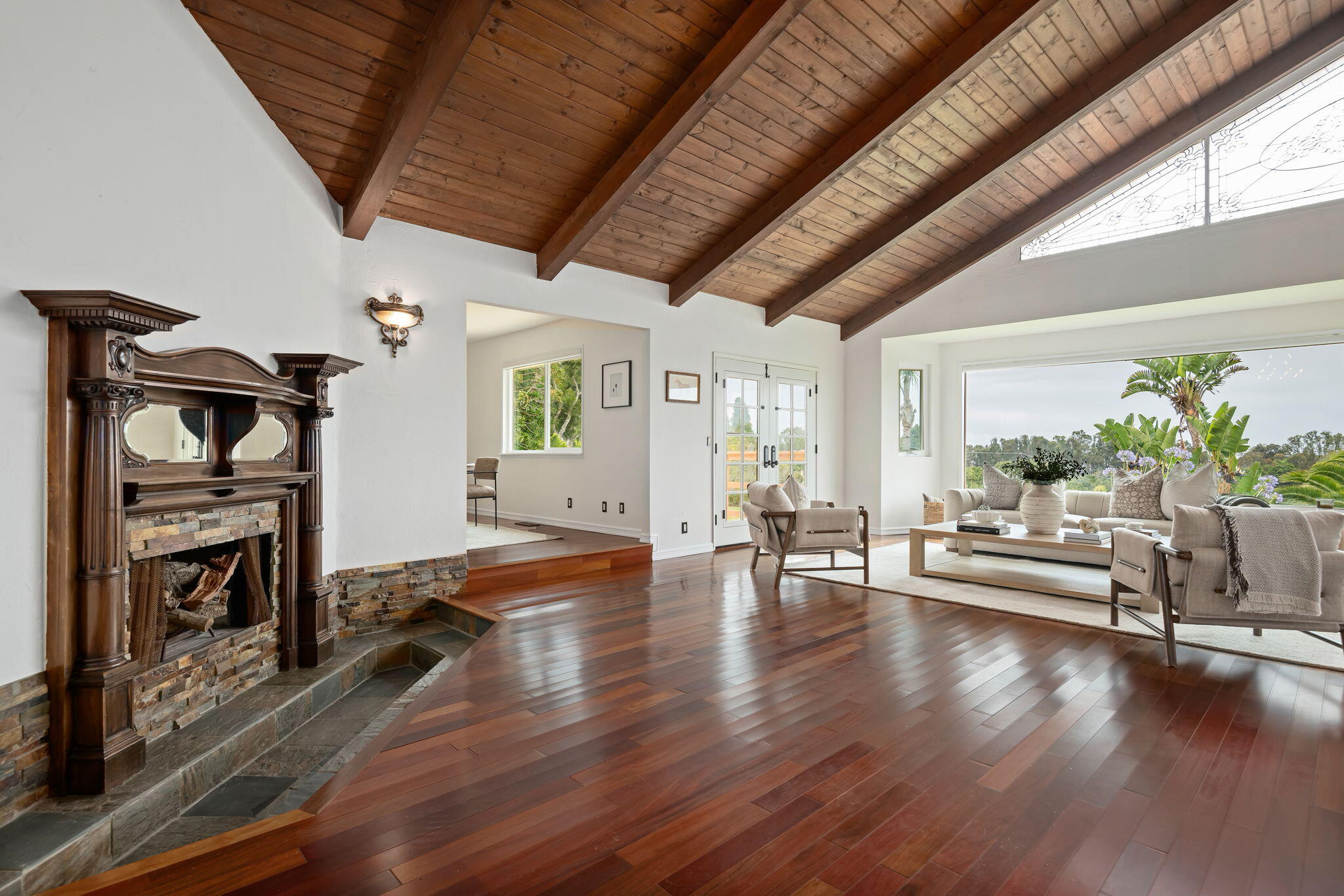 246 Vereda Pradera Goleta, CA 93117 - Photo 6 of 42 11-Great Room