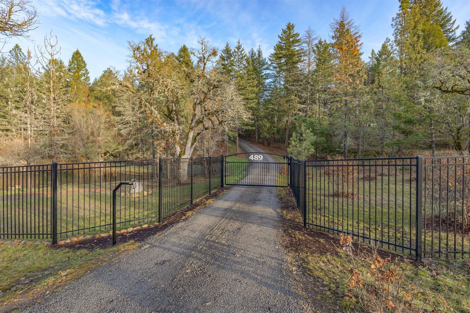 489 Derby Road Eagle Point, OR 97524 - Photo 1 of 27 Primary Photo