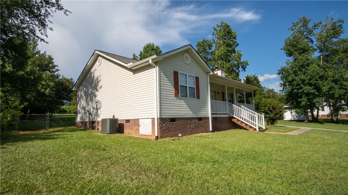 983 Cedar Rock Church Road Easley, SC 29640 - Photo 4 of 19 Gallery Image 4
