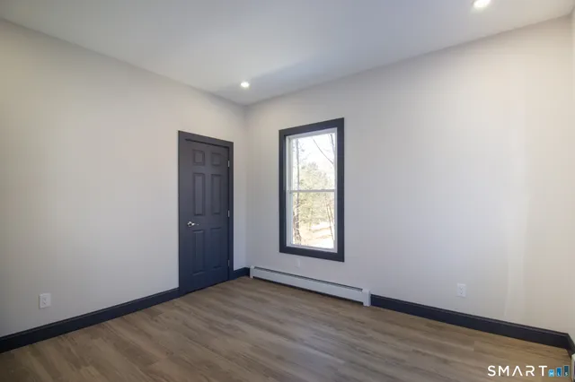 $2,350 | 133 North Street, Unit 2, Seymour, CT 06483