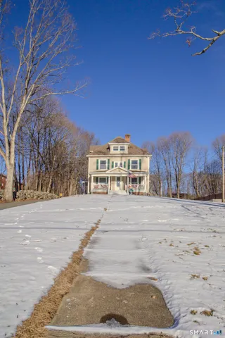 $2,350 | 133 North Street, Unit 2, Seymour, CT 06483