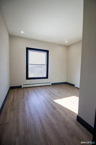 $2,350 | 133 North Street, Unit 2, Seymour, CT 06483