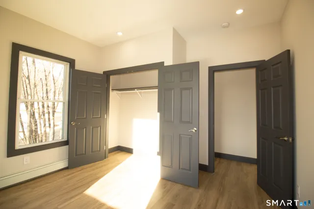 $2,350 | 133 North Street, Unit 2, Seymour, CT 06483