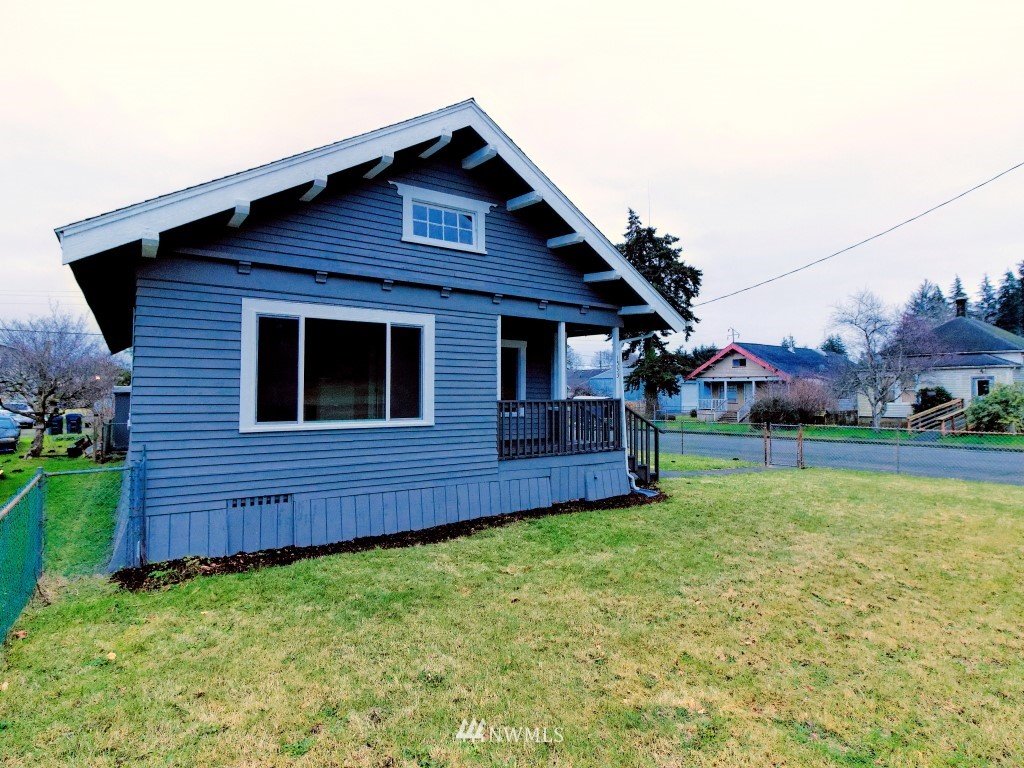 1533 3rd Street Cosmopolis, WA 98537 - Photo 1 of 21 Gallery Image 1