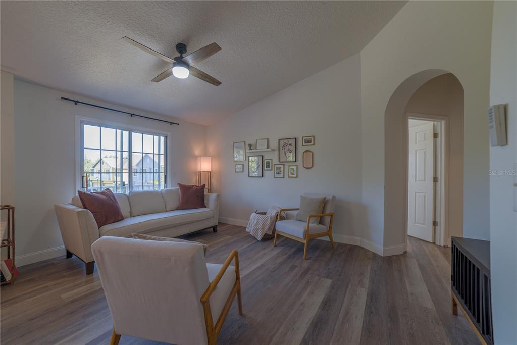 27801 Pleasure Ride Loop Wesley Chapel, FL 33544 - Photo 5 of 40