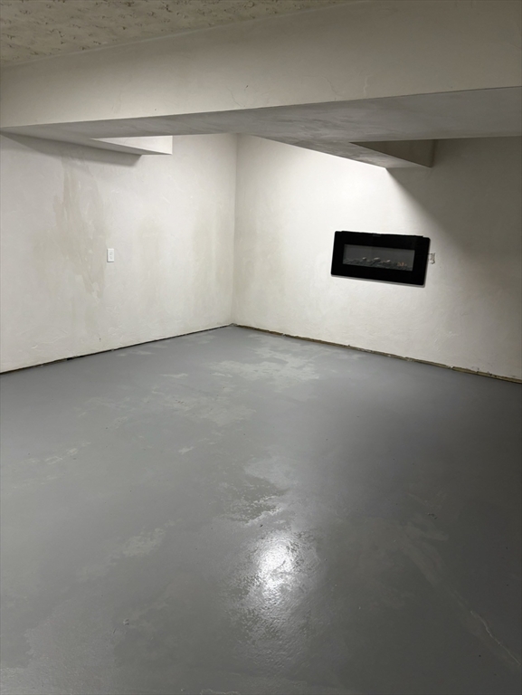 155 Southbridge Road Oxford, MA 01537 - Photo 33 of 42 a view of an empty room