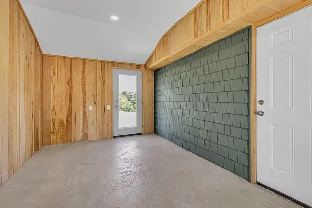 a view of empty room