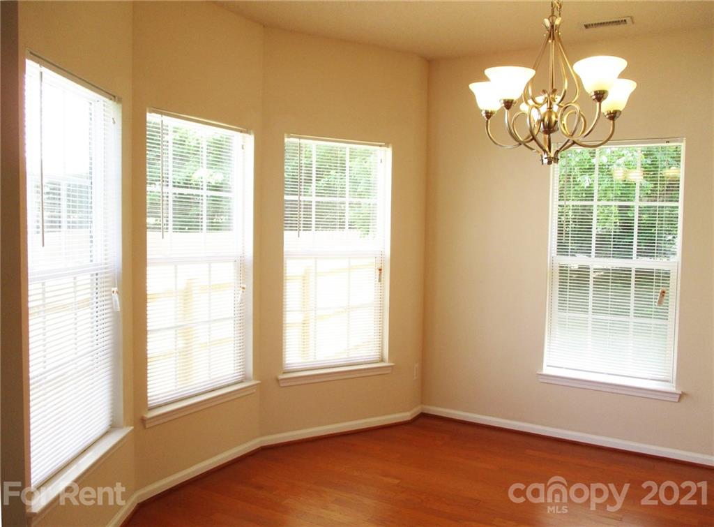 5306 Crisfield Road Charlotte, NC 28269 - Photo 3 of 13