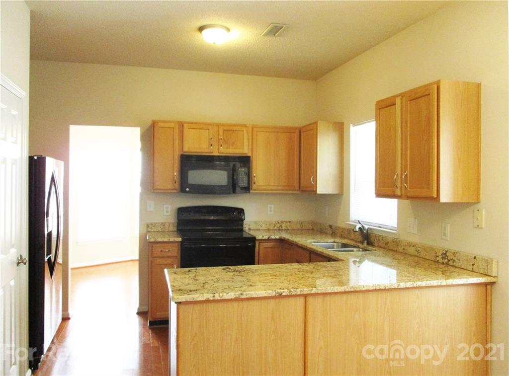 5306 Crisfield Road Charlotte, NC 28269 - Photo 4 of 13