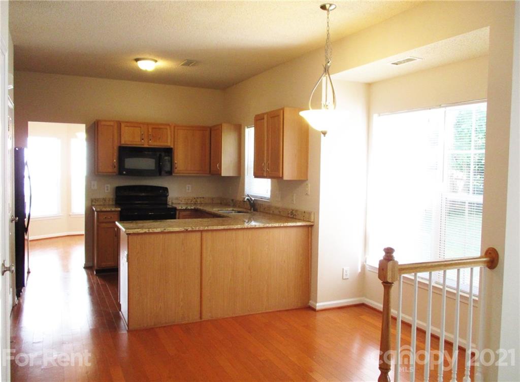 5306 Crisfield Road Charlotte, NC 28269 - Photo 5 of 13
