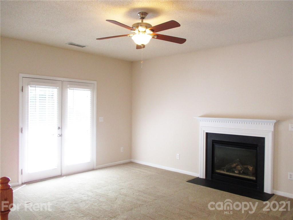 5306 Crisfield Road Charlotte, NC 28269 - Photo 6 of 13