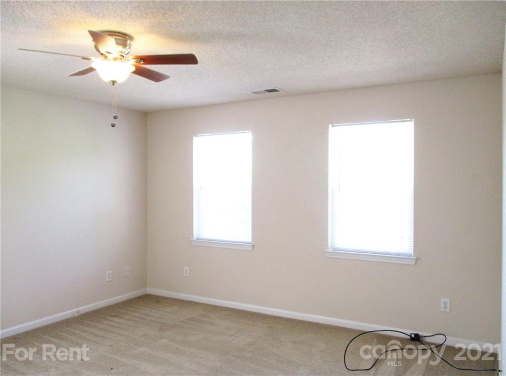 5306 Crisfield Road Charlotte, NC 28269 - Photo 7 of 13