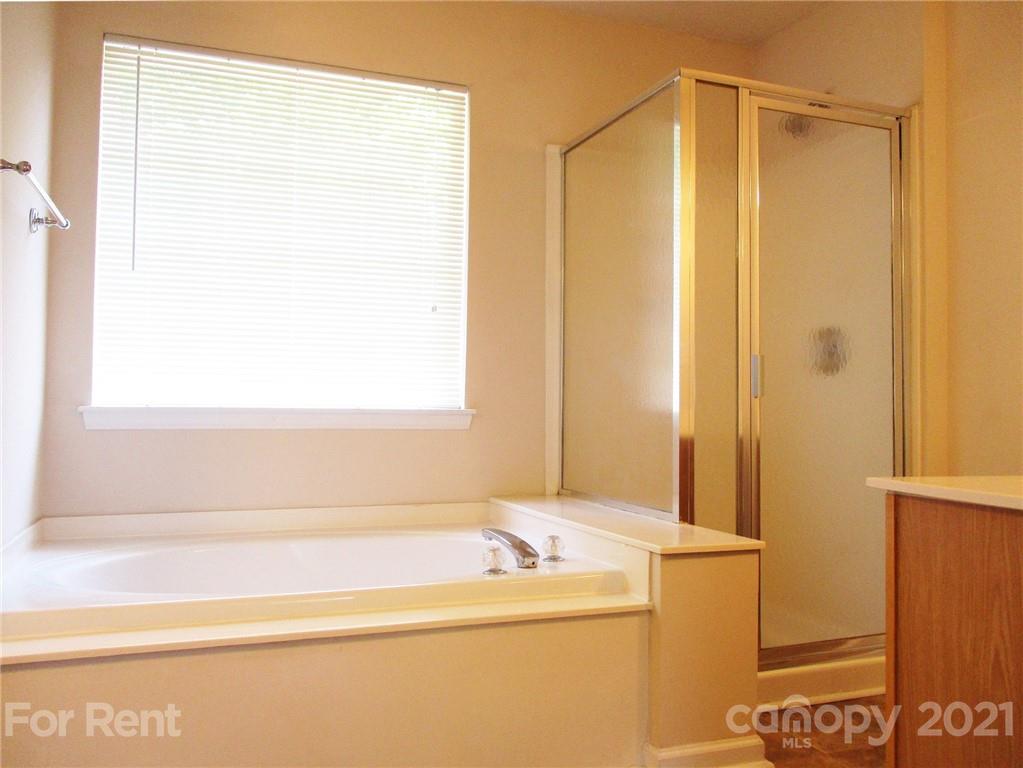 5306 Crisfield Road Charlotte, NC 28269 - Photo 8 of 13