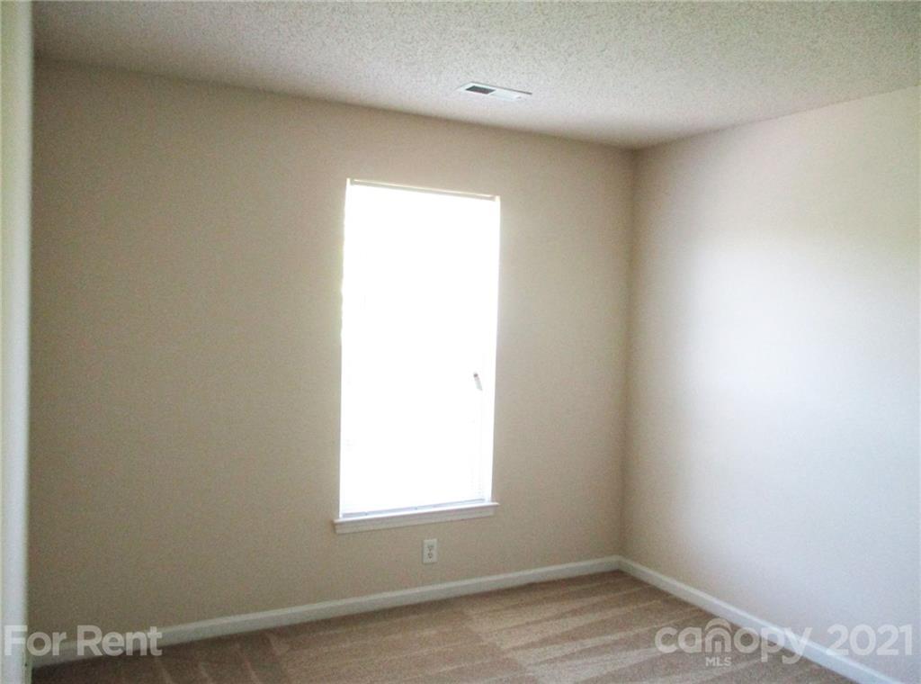 5306 Crisfield Road Charlotte, NC 28269 - Photo 10 of 13
