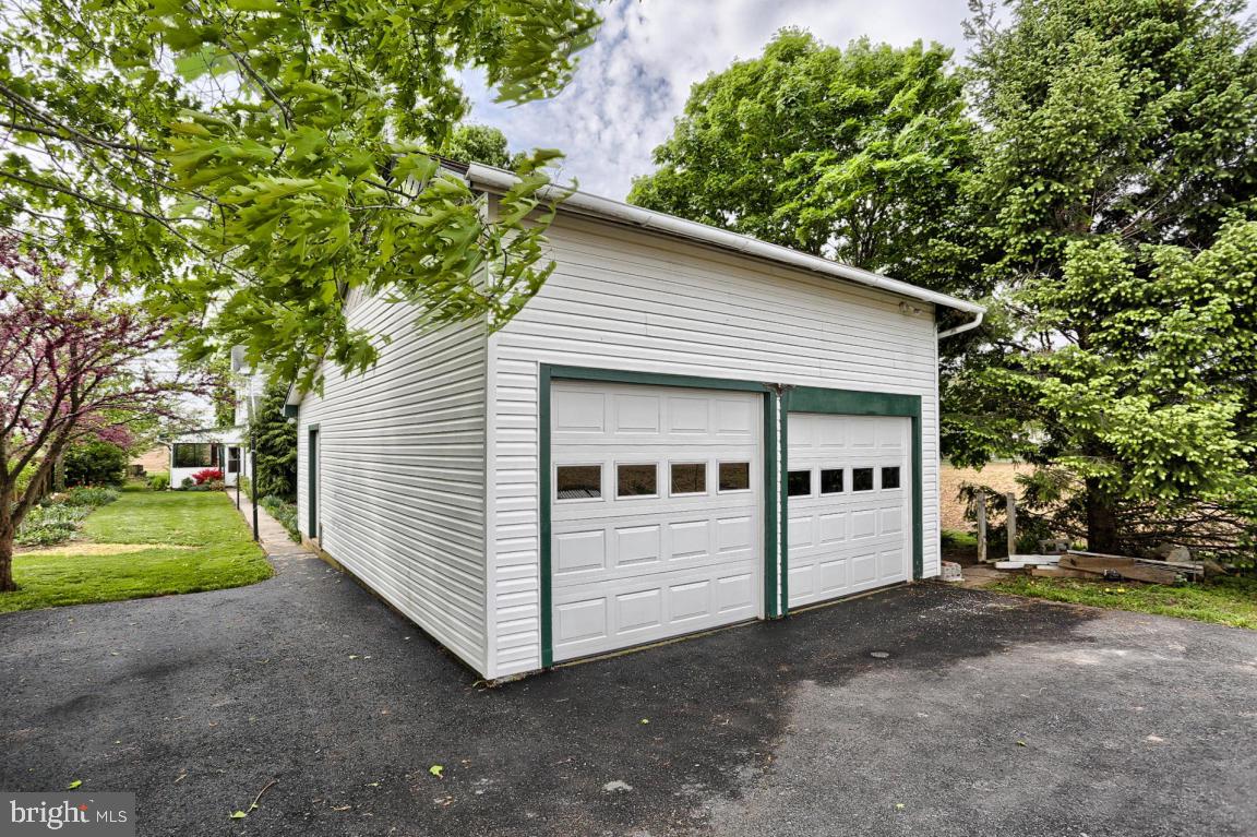 516 Warehouse Road Manheim, PA 17545 - Photo 3 of 33