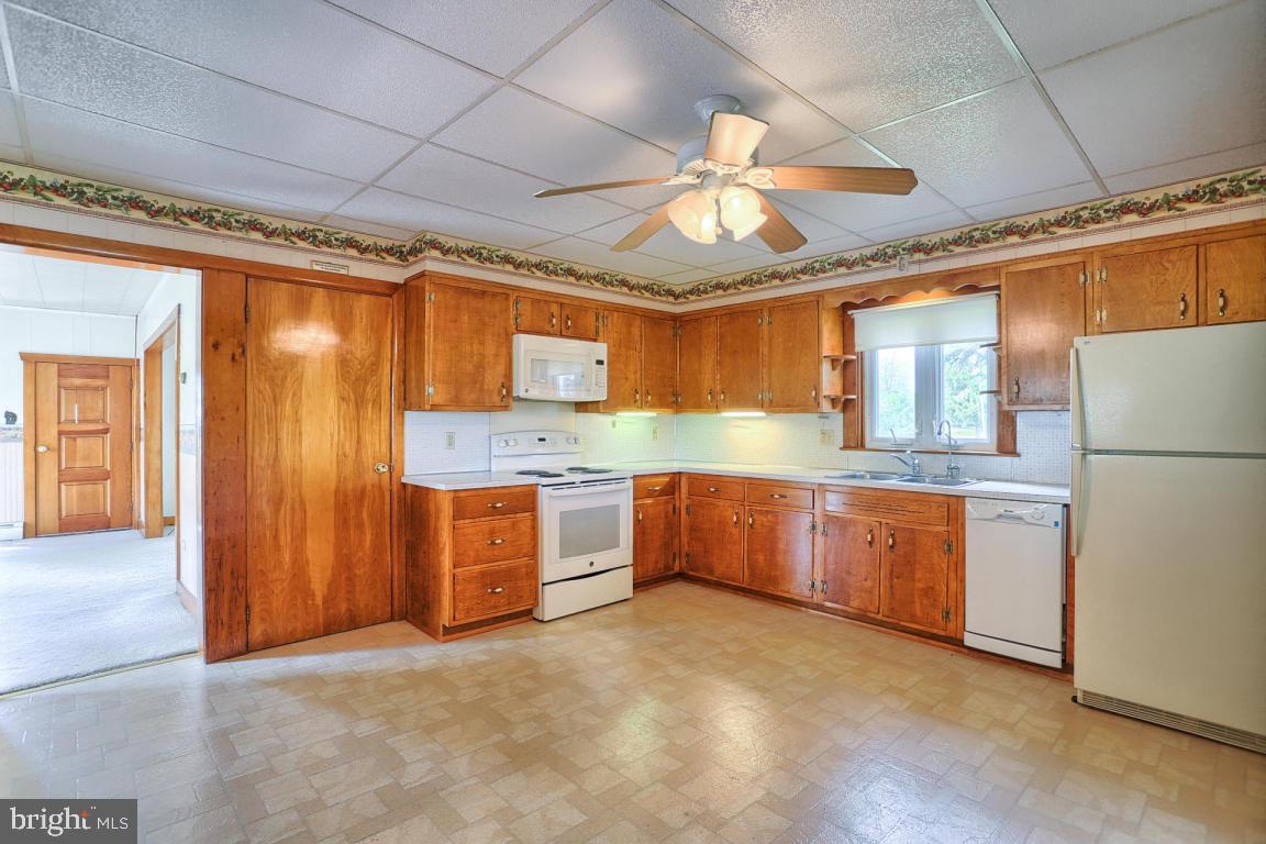 516 Warehouse Road Manheim, PA 17545 - Photo 24 of 33