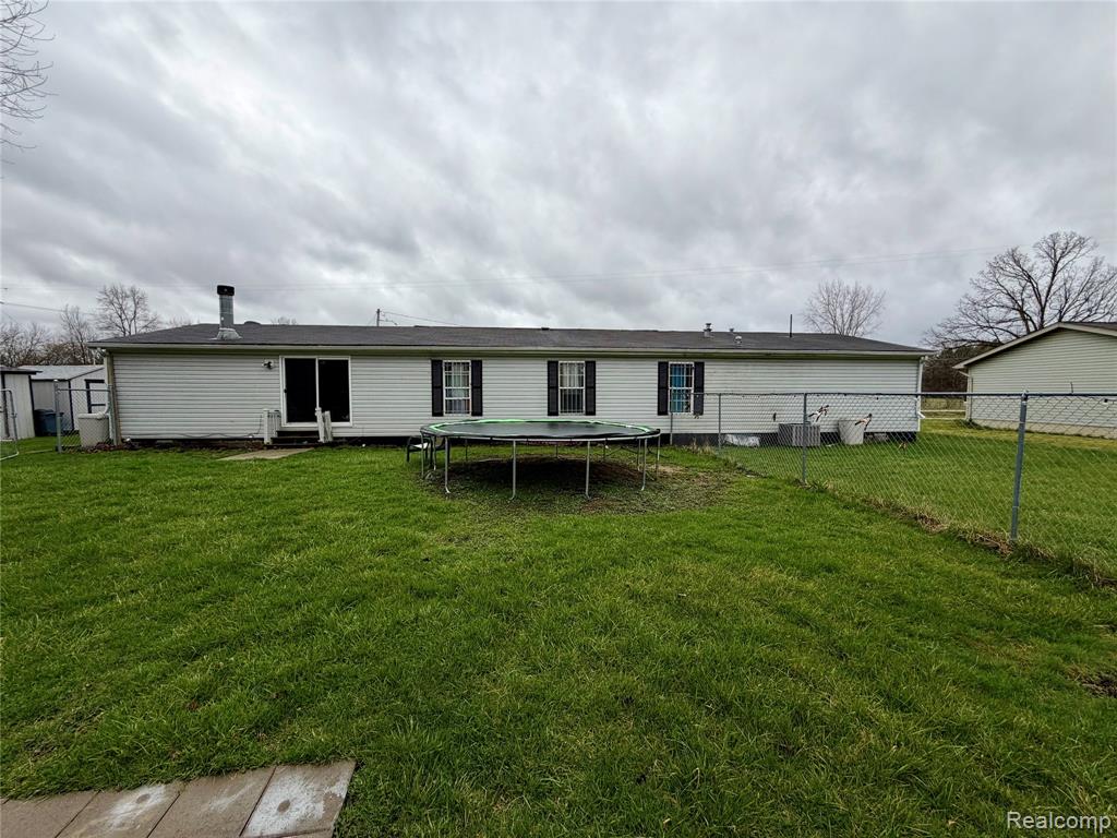3498 Mackin Road Flint, MI 48504 - Photo 5 of 36 Gallery Image 5