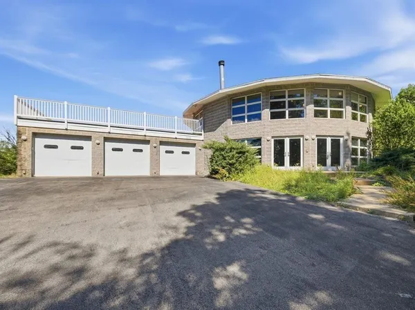 $949,000 | 237 Cherry Valley Road, Saxonburg, PA 16056