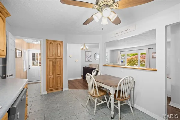 $220,000 | 2413 West Lake Drive, Highland, IL 62249