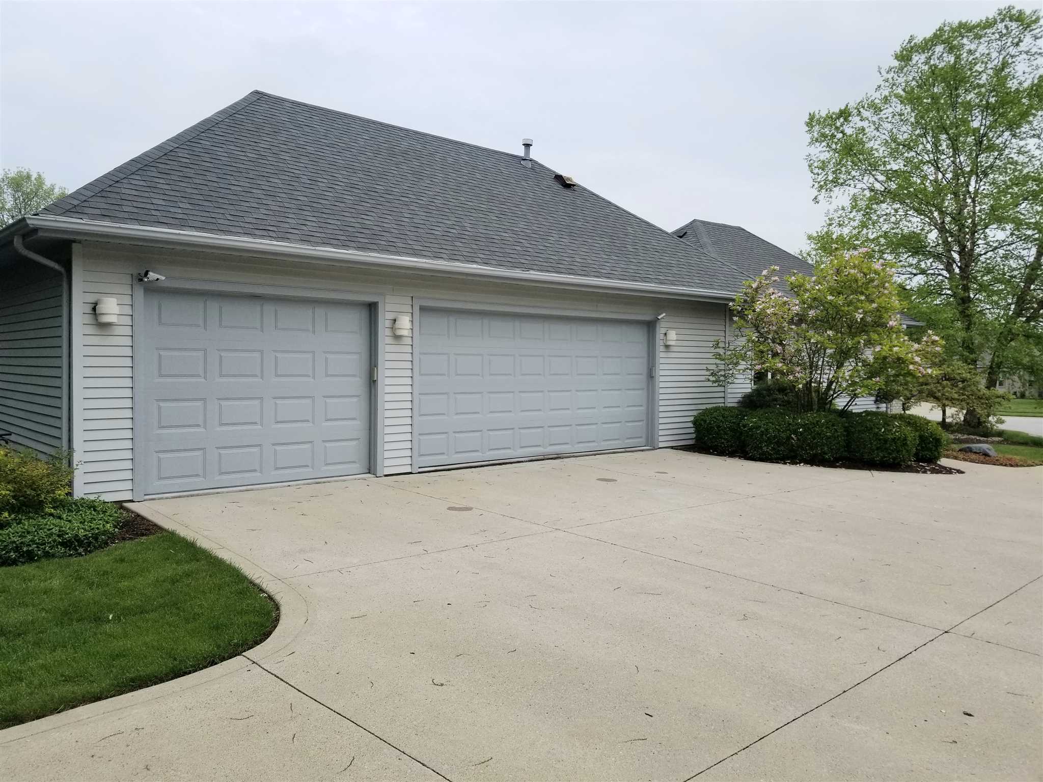 7429 Inverness Cmns Fort Wayne, IN 46804 - Photo 3 of 29 Gallery Image 3