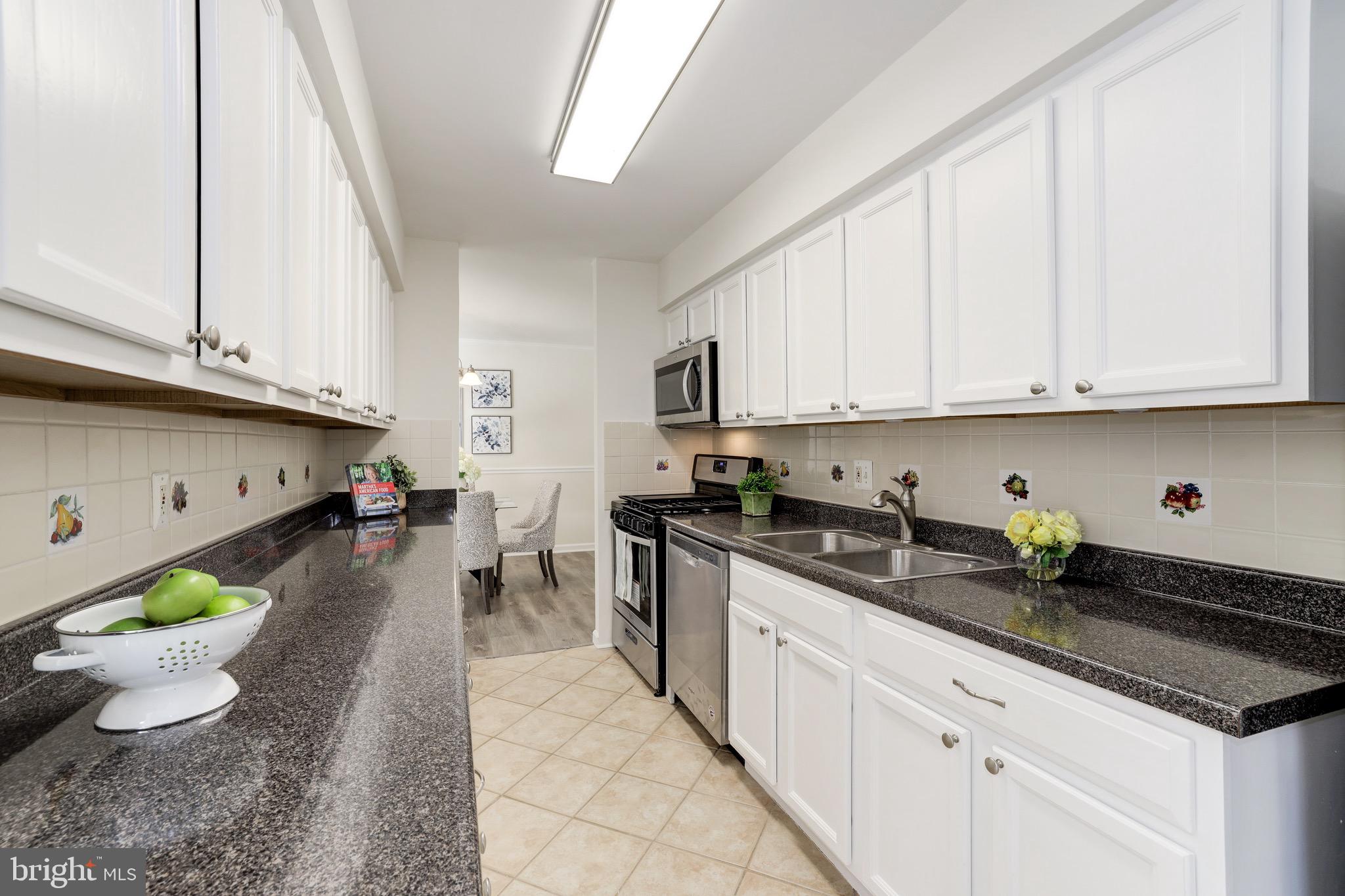 11236 Chestnut Grove Square, Unit 362 Reston, VA 20190 - Photo 12 of 51 Gallery Image 12