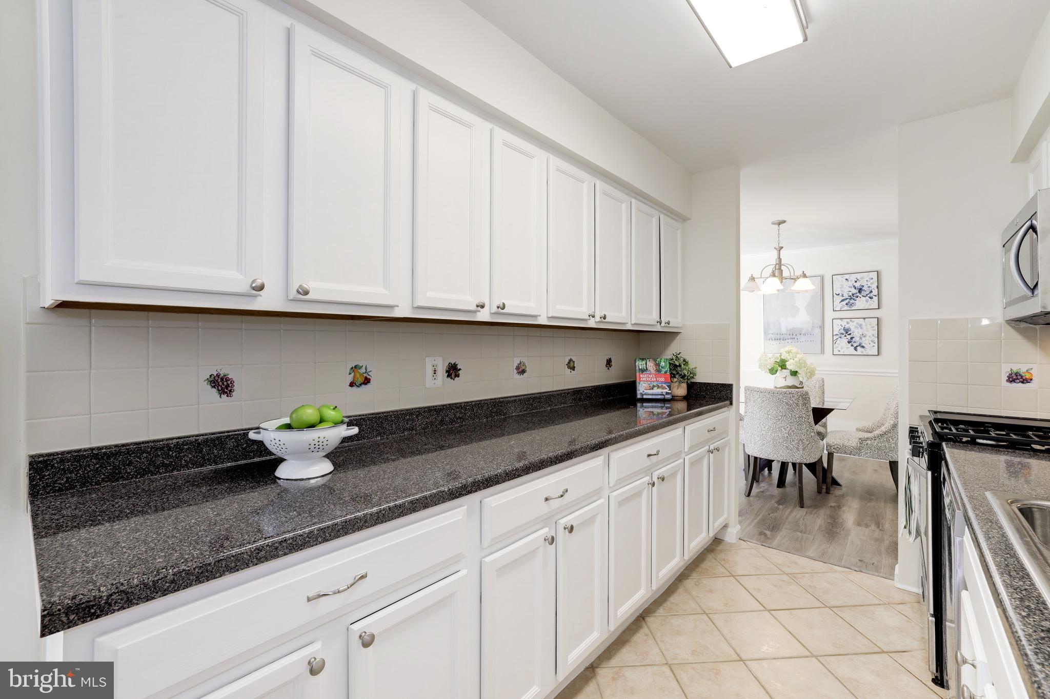 11236 Chestnut Grove Square, Unit 362 Reston, VA 20190 - Photo 16 of 51 Gallery Image 16