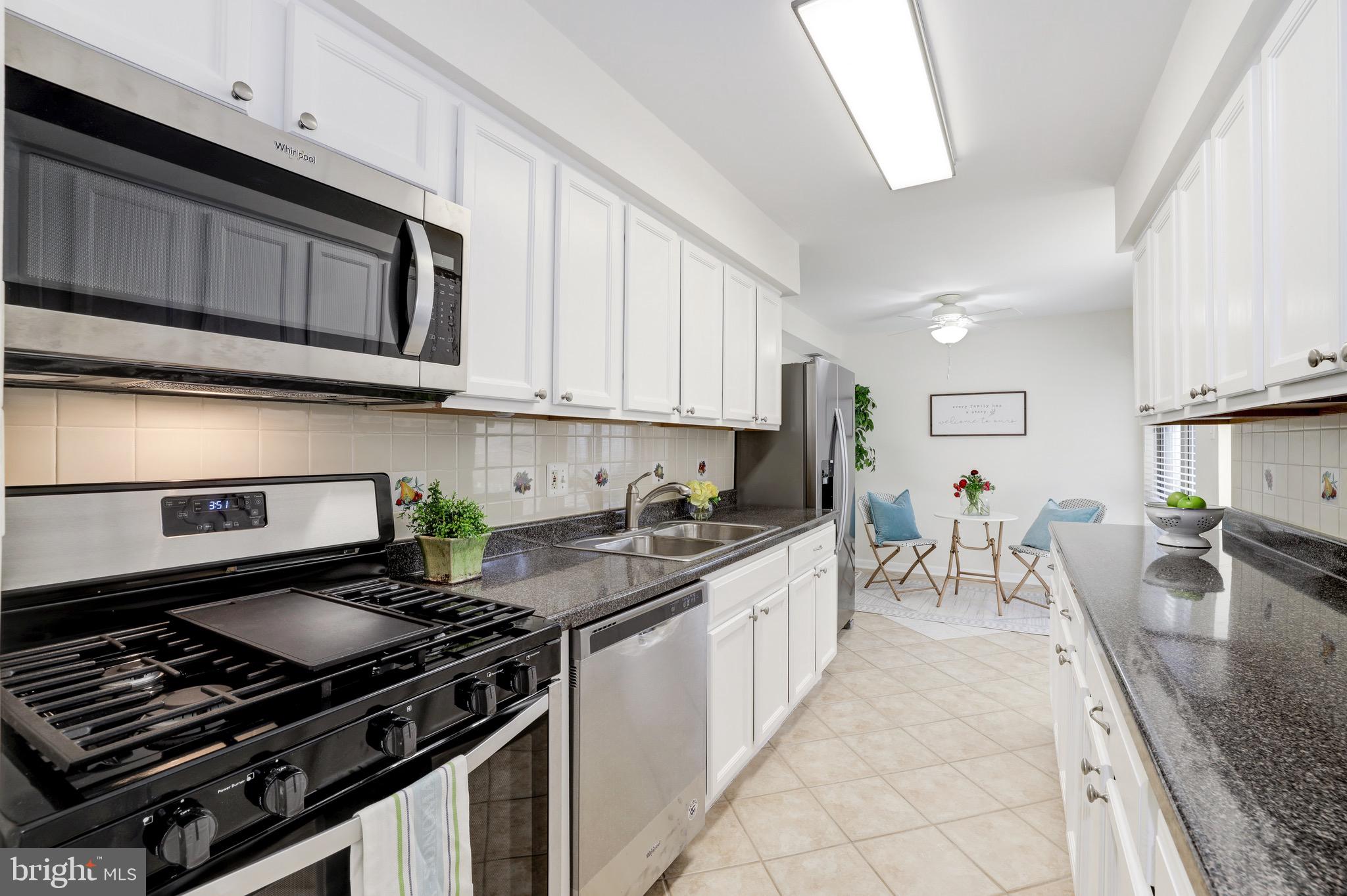 11236 Chestnut Grove Square, Unit 362 Reston, VA 20190 - Photo 17 of 51 Gallery Image 17