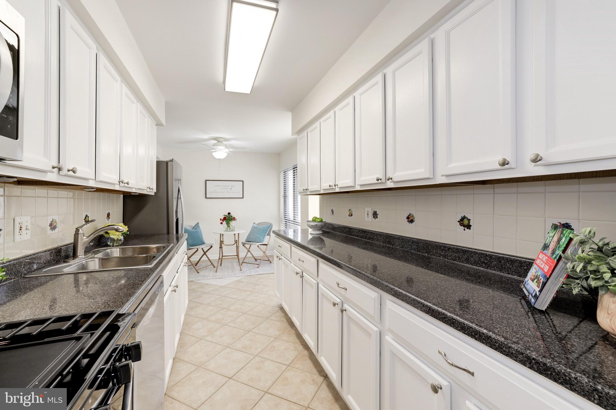 11236 Chestnut Grove Square, Unit 362 Reston, VA 20190 - Photo 18 of 51 Gallery Image 18