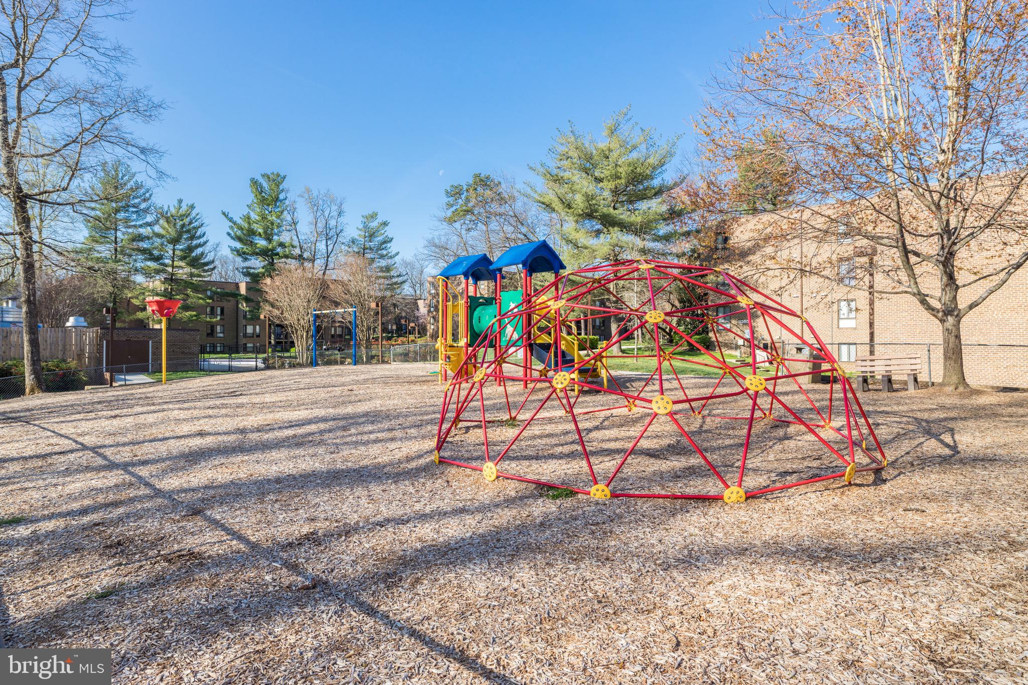 11236 Chestnut Grove Square, Unit 362 Reston, VA 20190 - Photo 49 of 51 Gallery Image 49