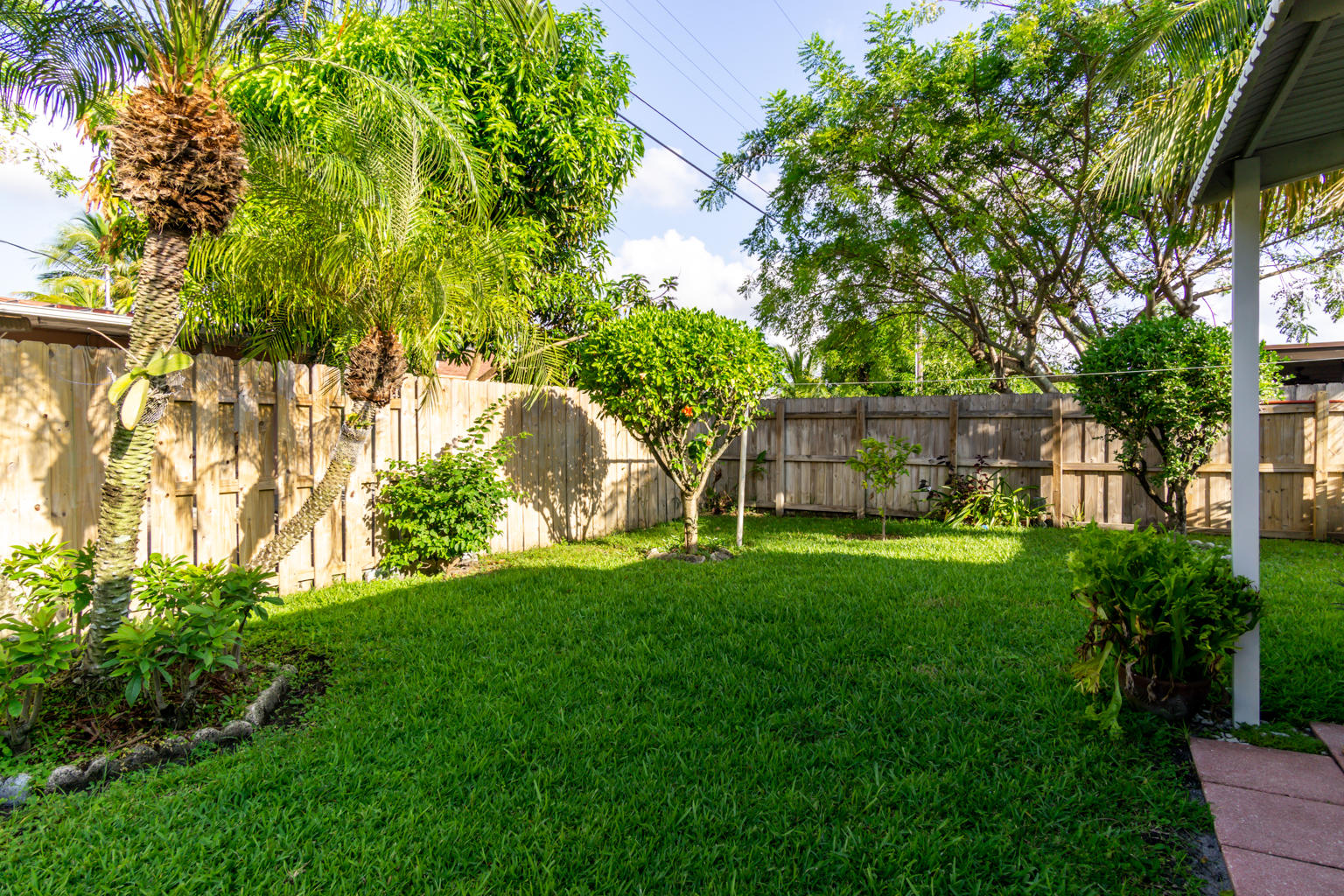 43 Andros Road Palm Springs, FL 33461 - Photo 6 of 23 1-6