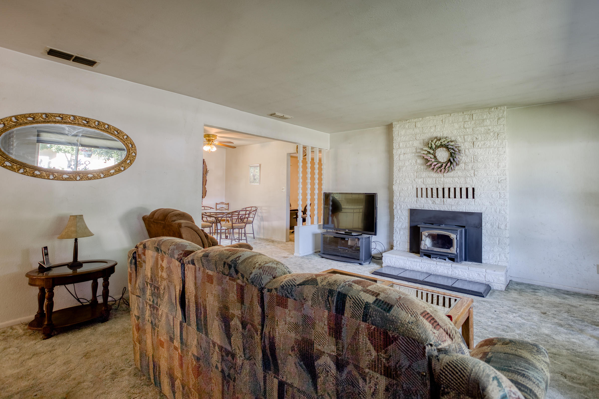 6762 Riverside Drive Redding, CA 96001 - Photo 20 of 39 Living Room