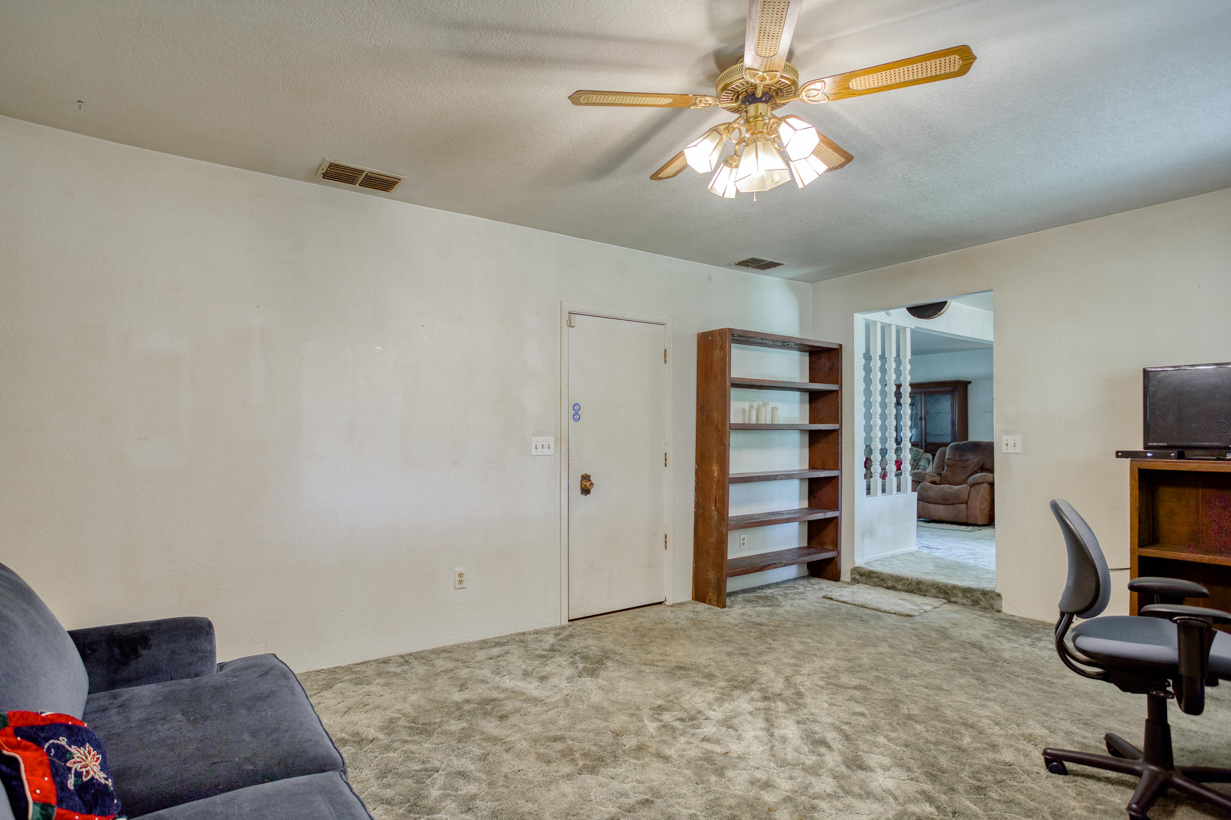 6762 Riverside Drive Redding, CA 96001 - Photo 25 of 39 Bonus Rm/Game Rm/Play Rm/Den/4th Bedroom